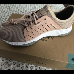 Sperry sneakers new